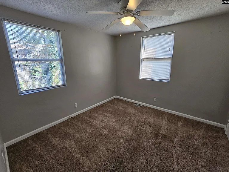 802 S Kilbourne Rd — Photo 10