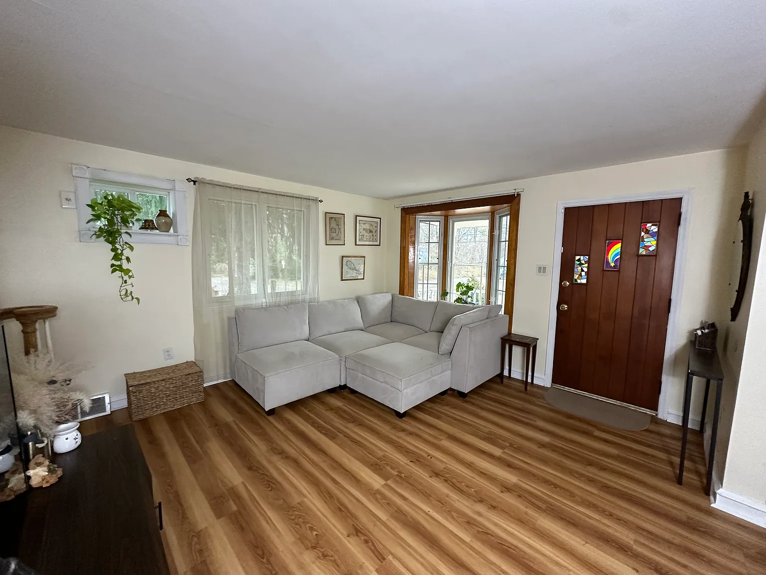 3 bed, 1.5 bath, 1750 sqft, $2,800 — Photo 3