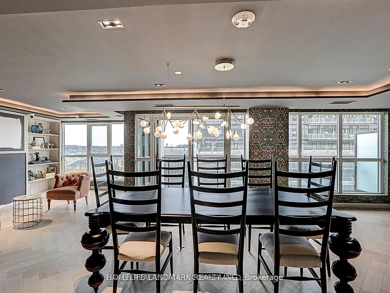 405 Dundas St W #520 — Photo 11