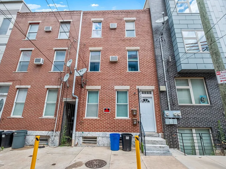 1621 Ogden St — Photo 1