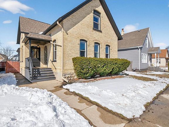 2nd image of 2220 Green STREET
