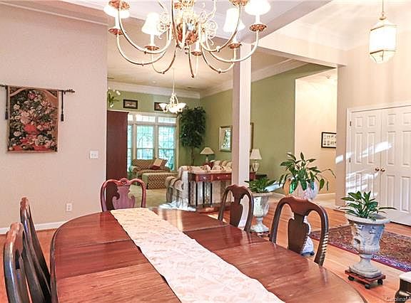 5th image of 6329 Queensbury Ct