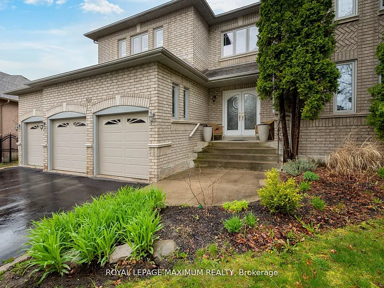 195 Gidleigh Park Cres W — Photo 2