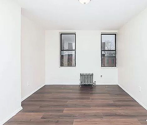 2nd image of 318 Hart St #4