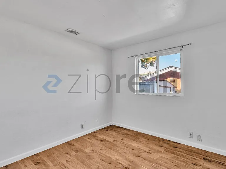 175 Mills Ln — Photo 16