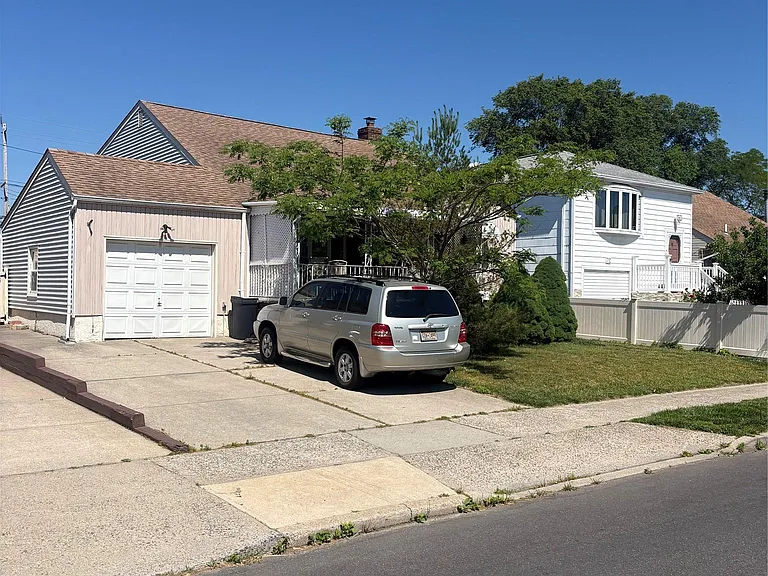 70 Parma Rd — Photo 1