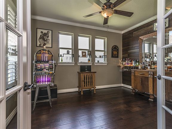 4th image of 2883 Romano Ln