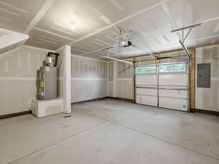 324 Hemley Trl — Photo 26
