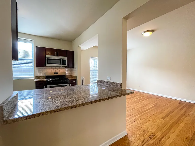 Necedah at 4740-4748 South Greenwood — Photo 18