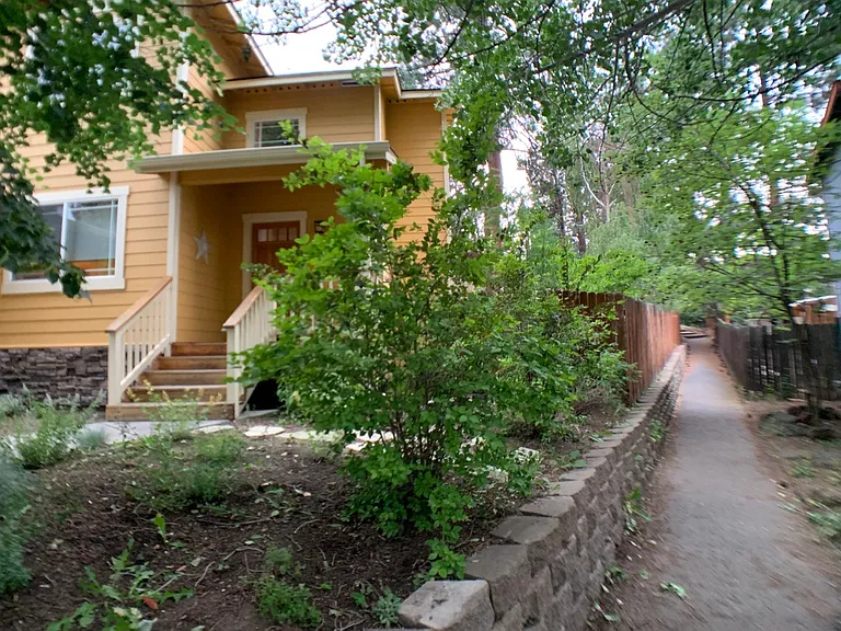 1702 SE Karena Ct — Photo 1