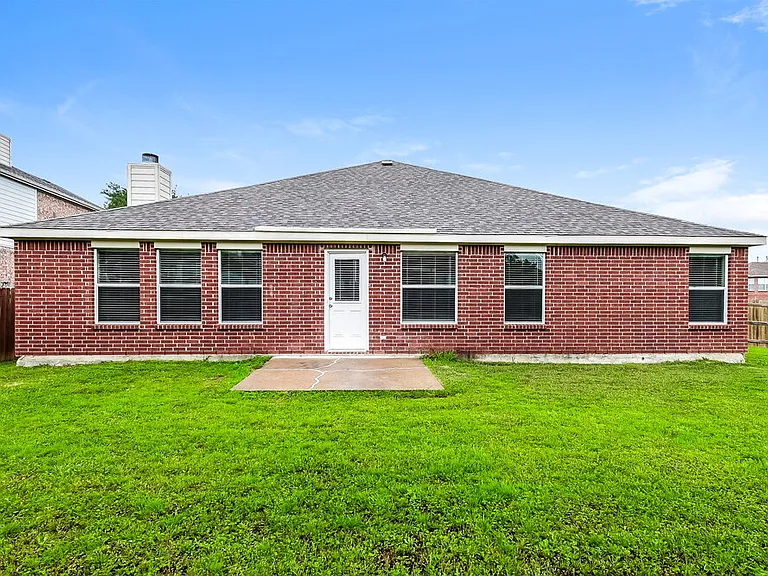 2100 Aster Trl — Photo 16
