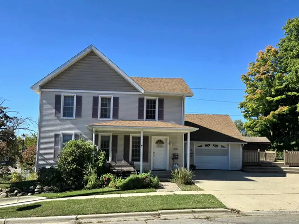 101 N Lewis St, Saline, MI 48176