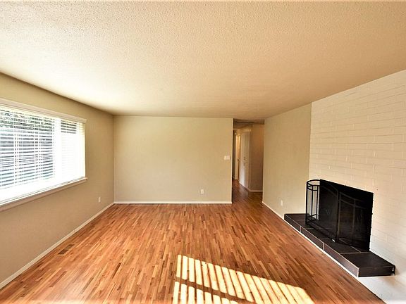 3rd image of 11621 100th Avenue Ct E
