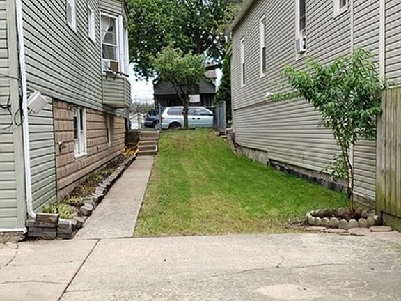 3rd image of 10436 S Avenue J