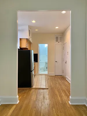 Rented by Waverly Realty Associates | media 26