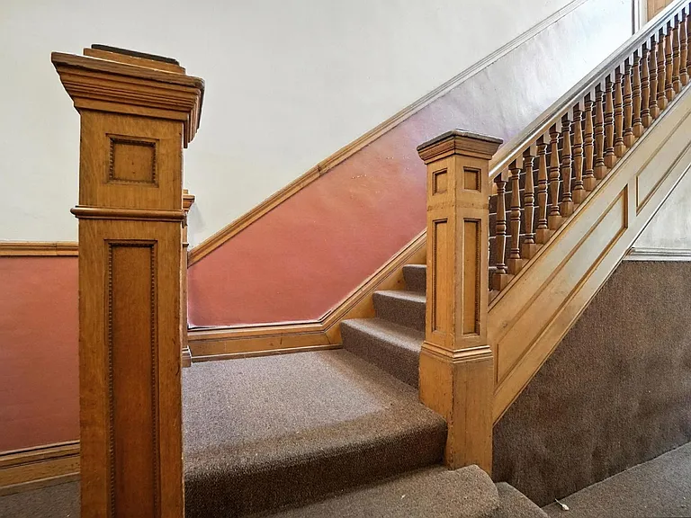 260 Ludlow Ave — Photo 4