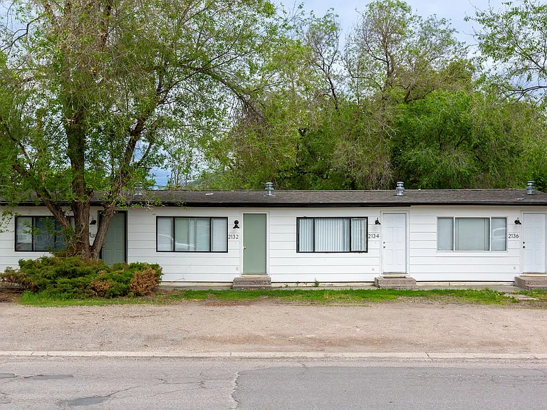 2252 W Central Ave — Photo 1