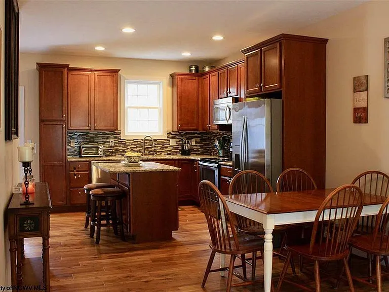 58 Brownstone Dr — Photo 2