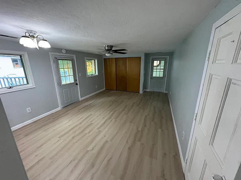 27 Winslow Ave — Photo 3