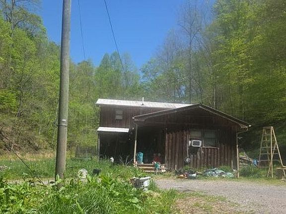 2nd image of 883 Homer Ln