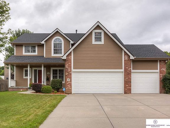 2nd image of 110 Longwood Dr