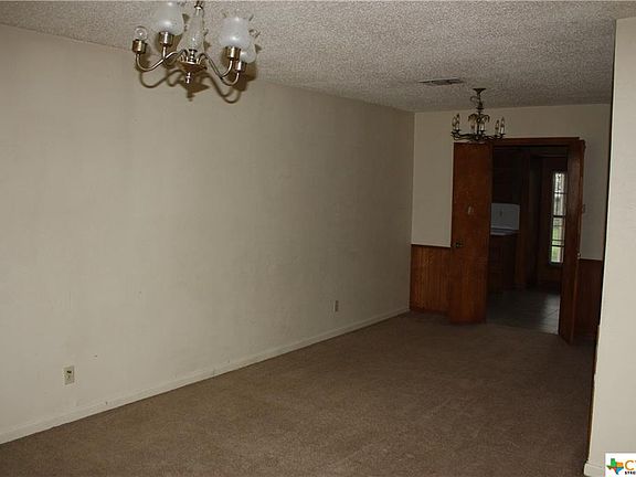 3rd image of 1902 Sycamore Dr
