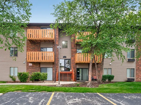 718 Rodenburg Rd APT 206, Roselle, IL 60172