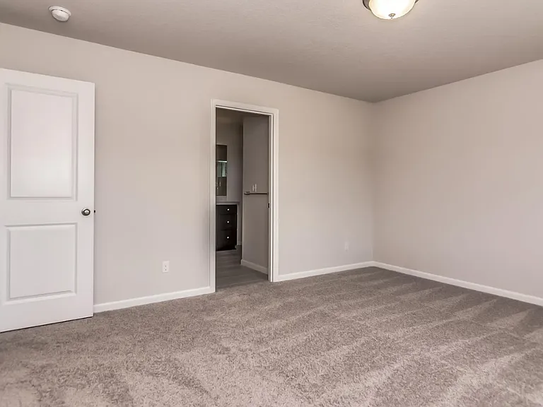 20527 SE Cameron Ave — Photo 6