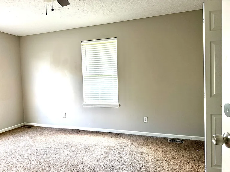 501 Flamos Cir NE — Photo 4