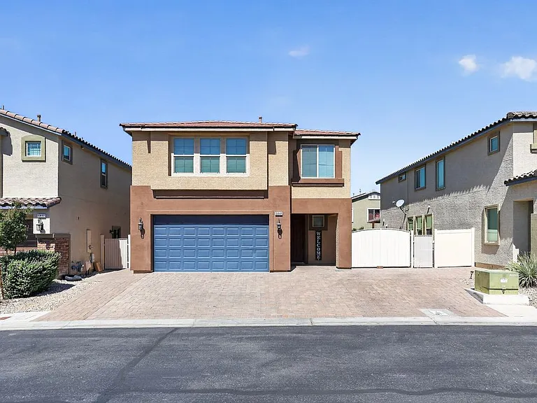 5841 Delaney Falls St — Photo 1