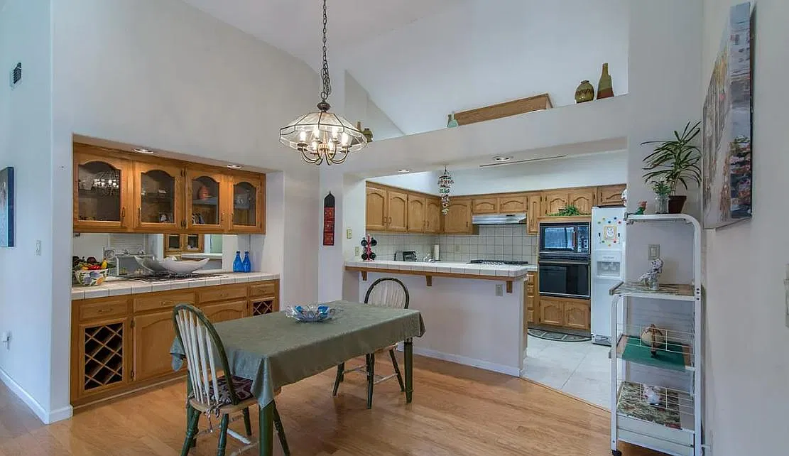 8205 Norfolk Ct — Photo 4