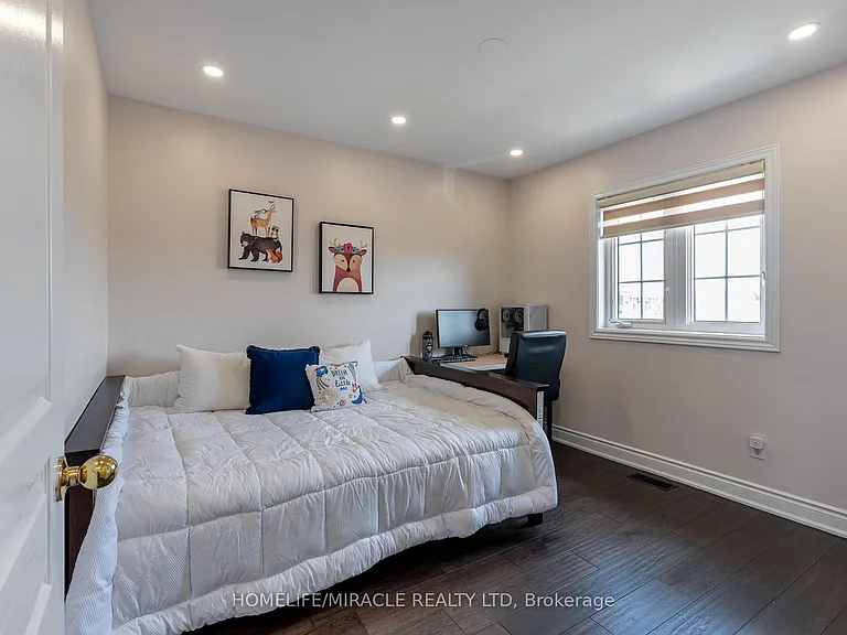 2343 Falling Green Dr — Photo 23