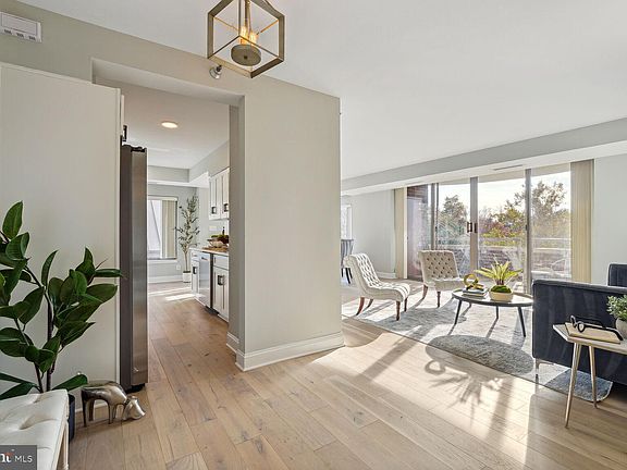 4th image of 5802 Nicholson Ln #2306