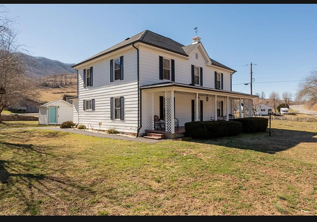 6 bed, 2671 sqft, $2,000 — Photo 2