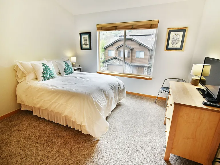 172 Robin Dr — Photo 35