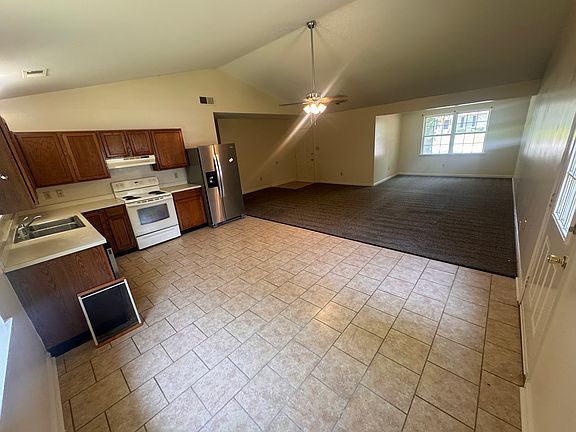 2nd image of 106 Creekwood Ln