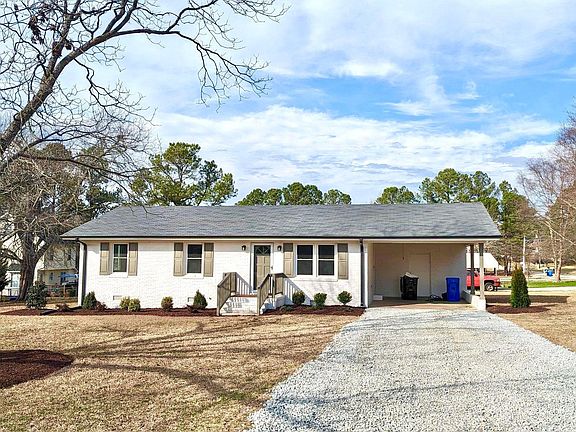 3rd image of 699 Circle Dr