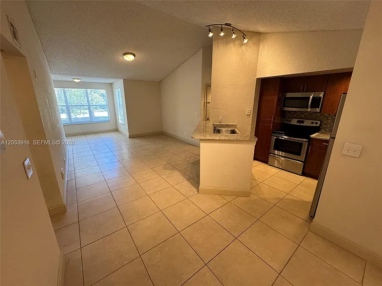 417 Vista Isles Dr #2324 — Photo 7
