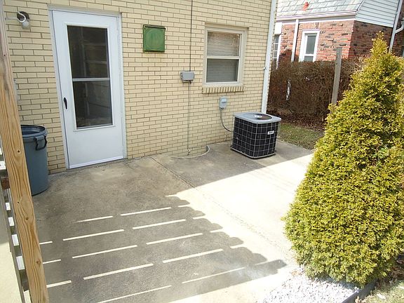 2nd image of 701-707 1st St