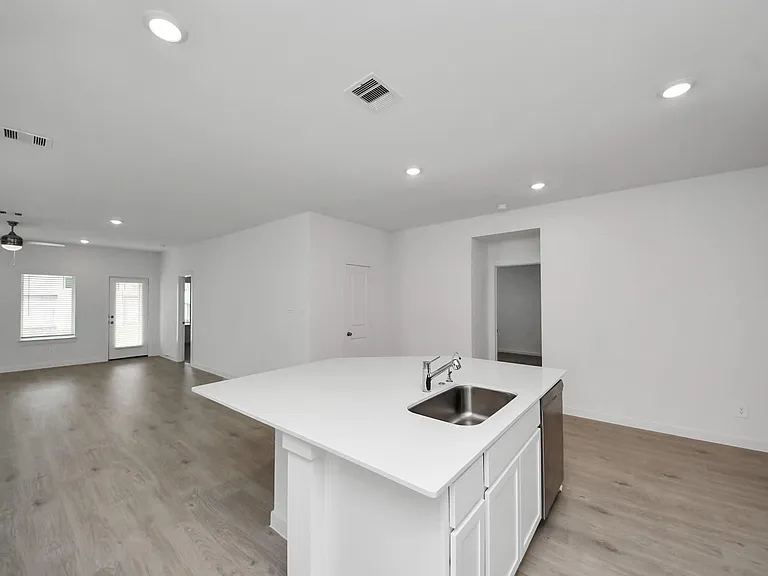 31138 Warwick Coast Ct — Photo 11