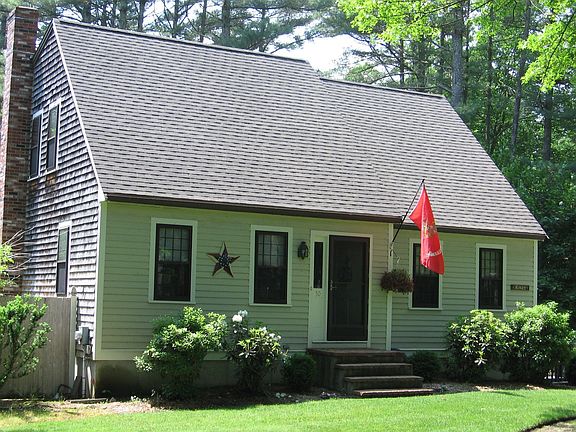 3 Bedroom, 2 bath Cape!