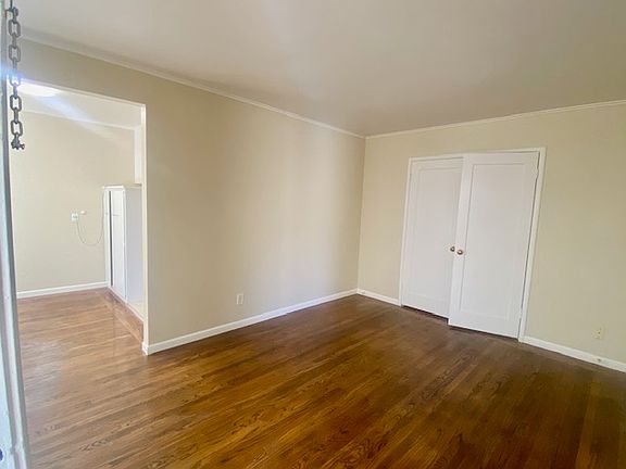 3rd image of 820 Winchester Dr #2