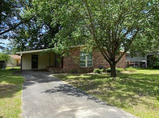 103 Meadowcliff Cir, Warner Robins, GA 31093