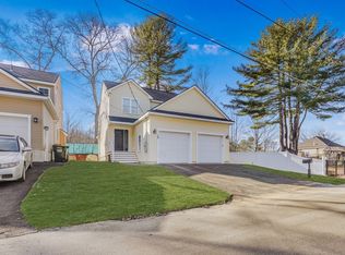 18 Arthur Dr #1, Whitinsville, MA 01588