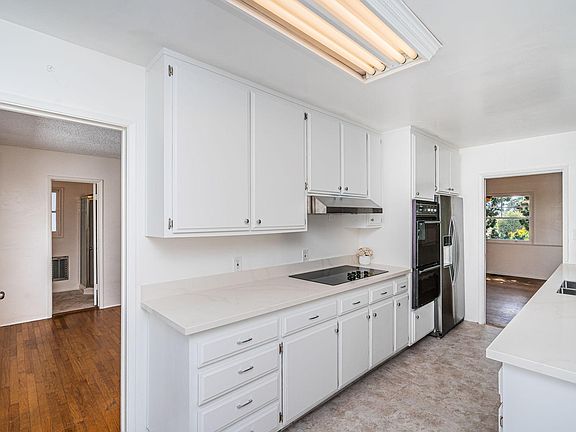 4th image of 5840 La Jolla Hermosa Ave