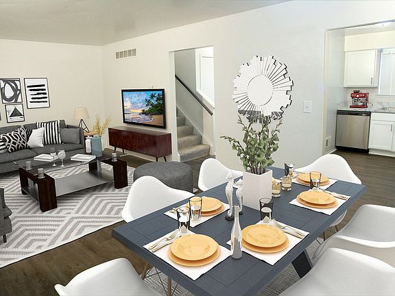 n updated community nestled among vast grounds and yet just minutes from Farmington Hills, M-1, Telegraph Road and I-696.