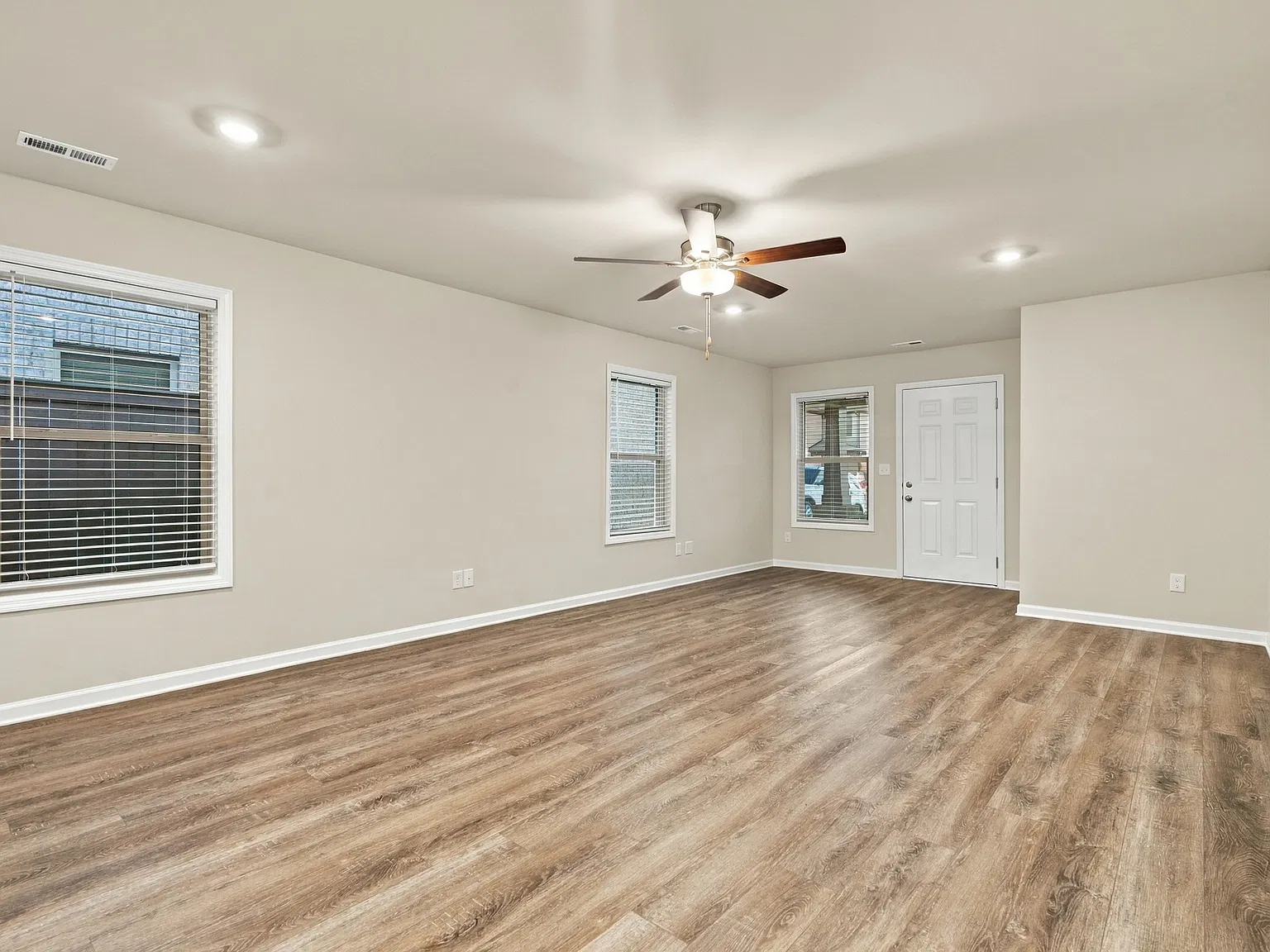 3 bed, 1580 sqft, $1,595 — Photo 2