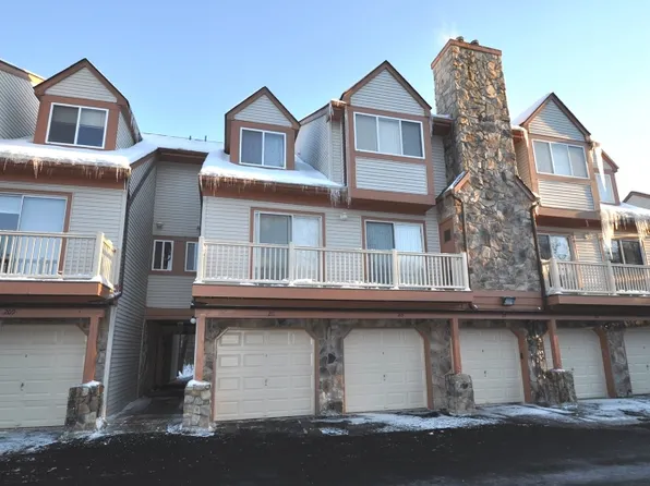 211 Woods Edge Dr, Succasunna, NJ 07876