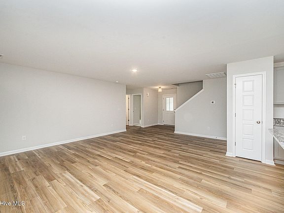 5th image of 66 W Emily Gardens Drive
