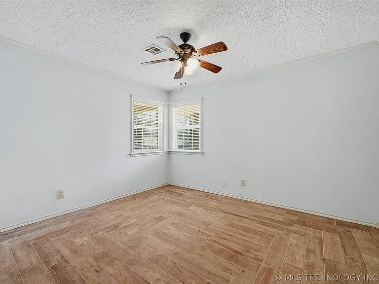 805 Harkey St — Photo 19